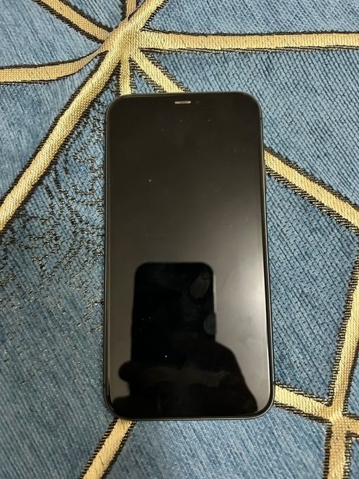 Продам айфон 11.