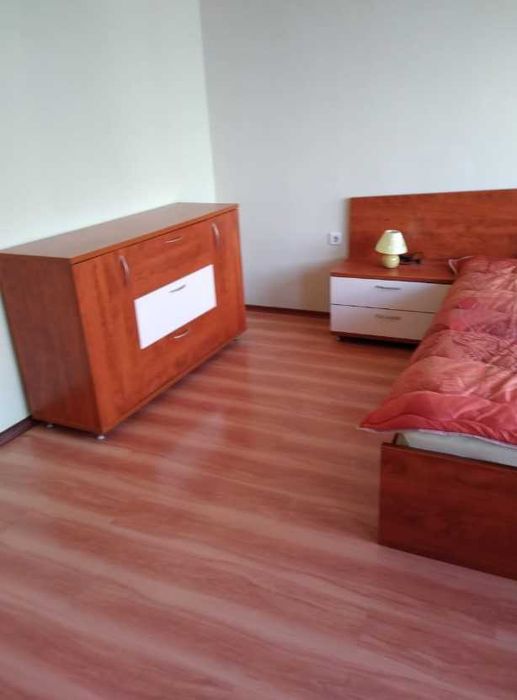 Дава се под наем Тристаен апартамент в Пловдив, Въстанически - 90 кв.м за 494.7 € - Снимка #1