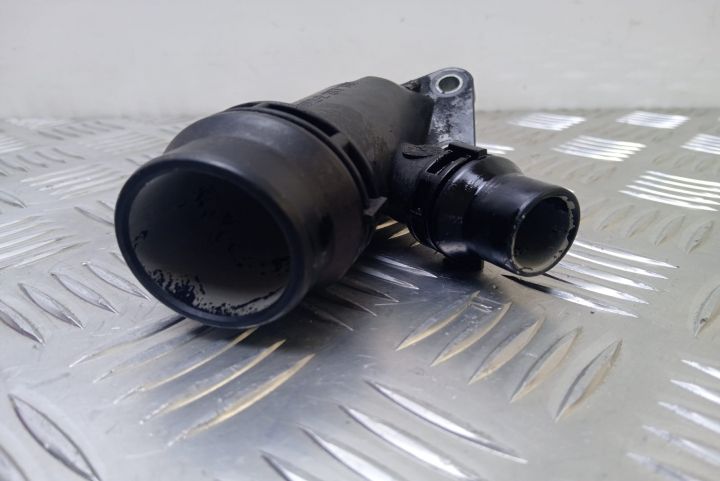 Distribuitor apa 2247744 BMW Seria 5 E60/E61 seria