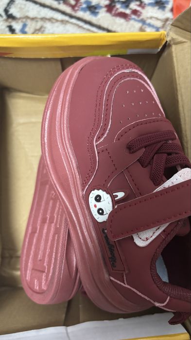 Кроссовки  для девочек 25 размер