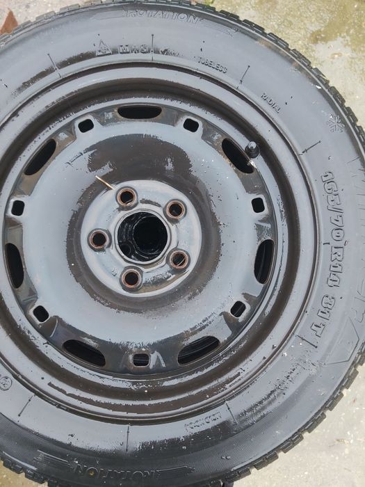 Anvelope iarna cu tot jante 165,70,14