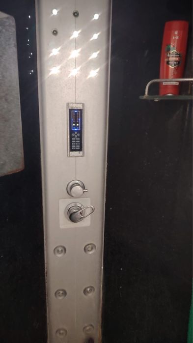 Душевая кабинка .