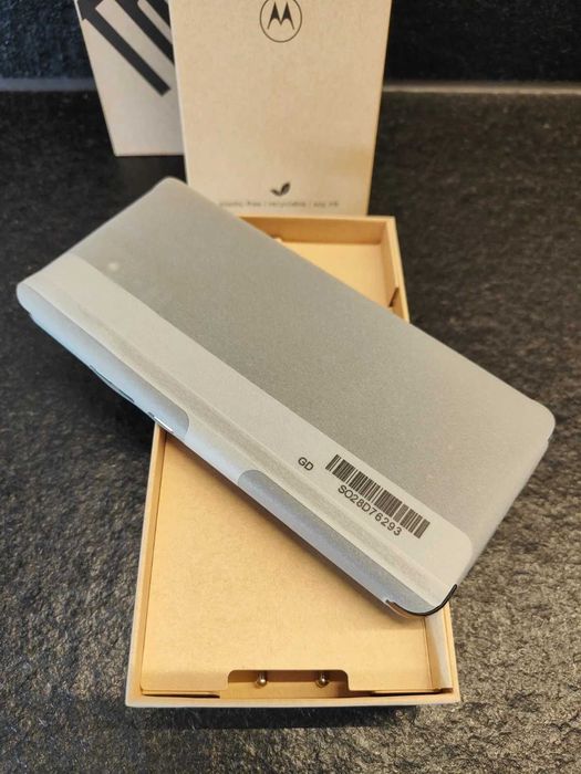 Motorola ThinkPhone 5G XT 2309 (въглеродно черен) 256GB + 8GB RAM