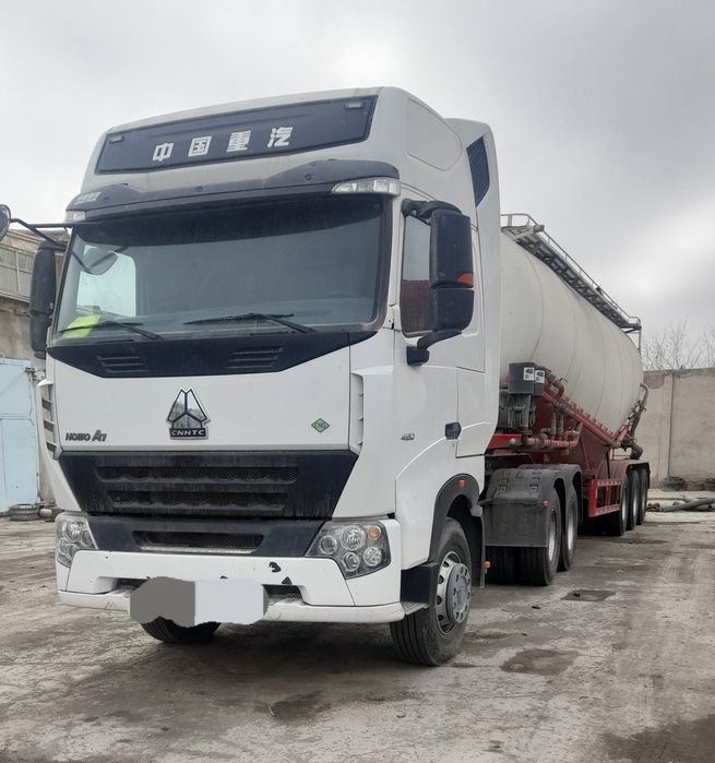 HOWO A7 Цементовоз