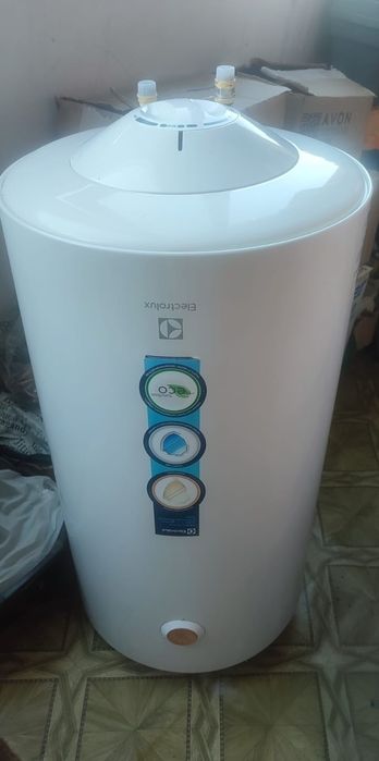Продам бойлер Elektrolux 100л