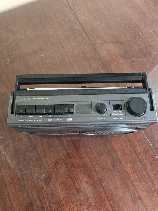 Касетофон Hitachi