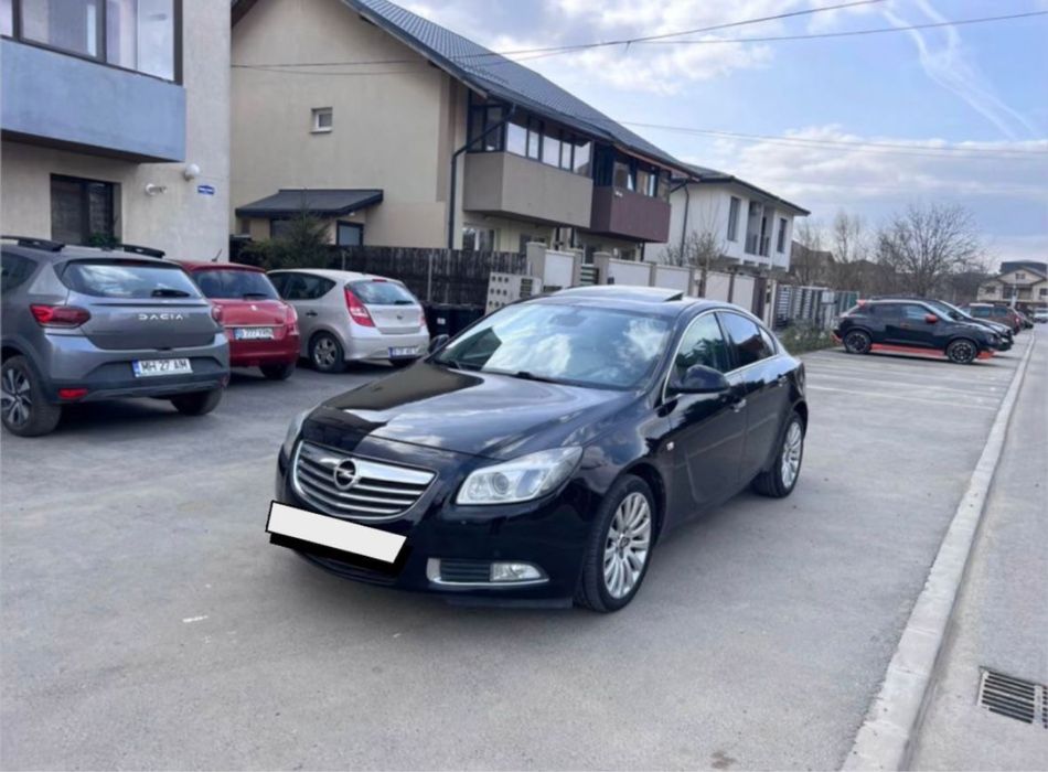 Vând Opel Insignia