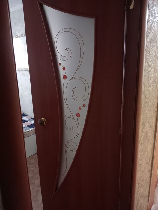 Продам межкомнатные двери