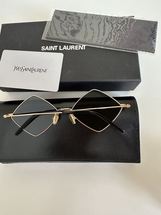 Чисто нови слънчеви очила Saint Laurent в златист цвят