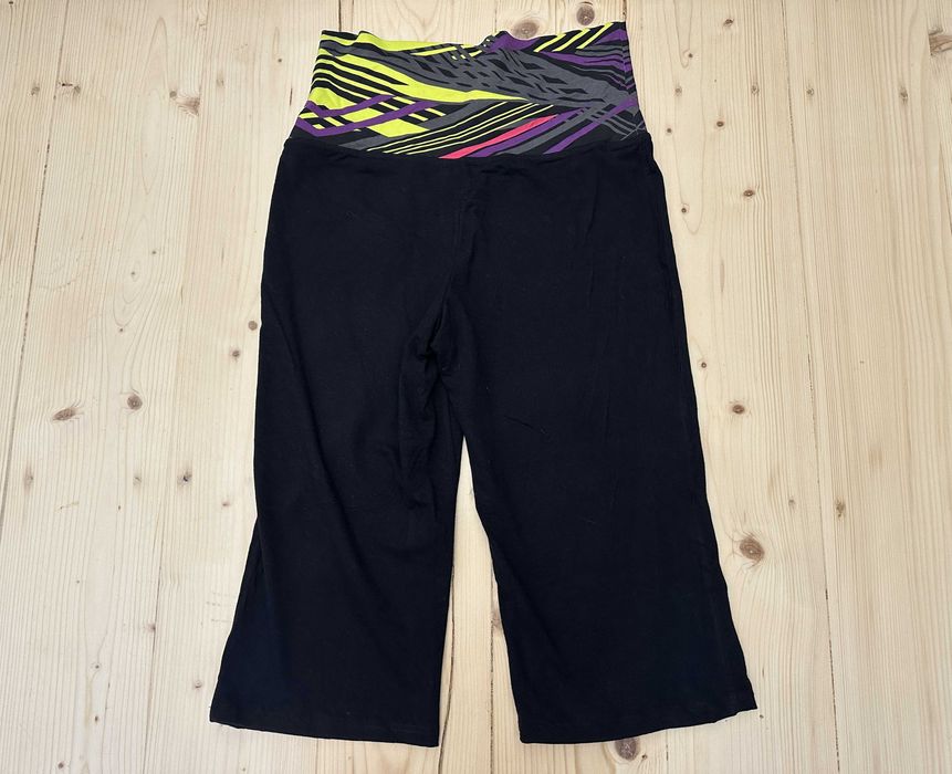 Pantaloni Yoga Tek Gear Noi cu Etichetă – Fit & Flare Capri Mărimea M Black