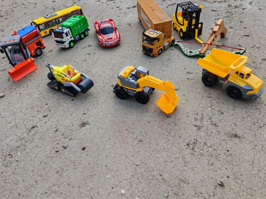 Vând jucării - utilaje Bruder