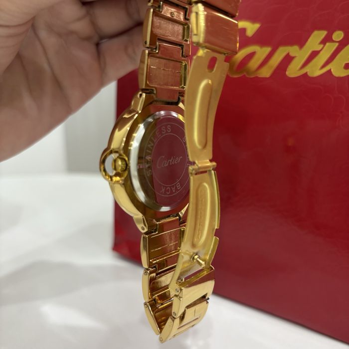 Часы Cartier Золотые