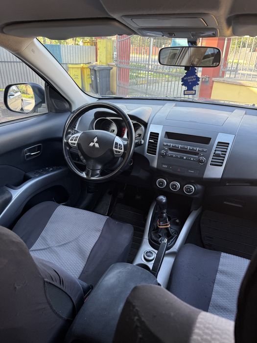 mitsubishi outlander