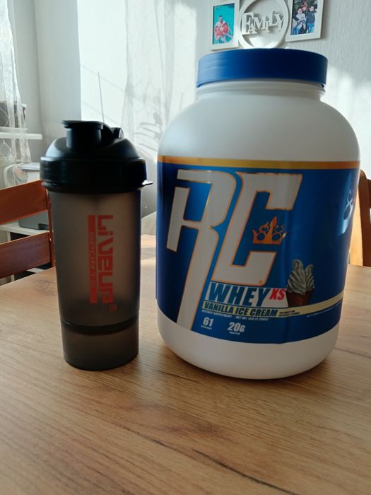 Продавам протеин със шейкър!