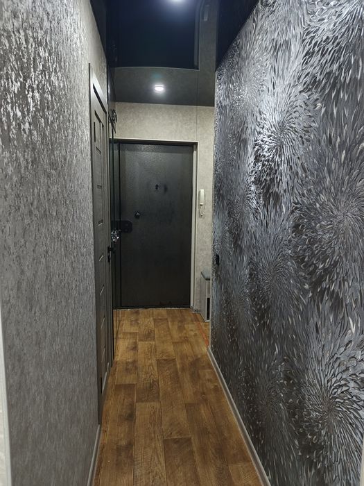 Продам двух комнатную квартиру