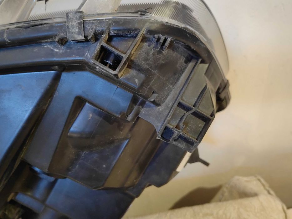 Фар Dacia Duster LED десен / Фар Дачиа Дъстър Оригинални