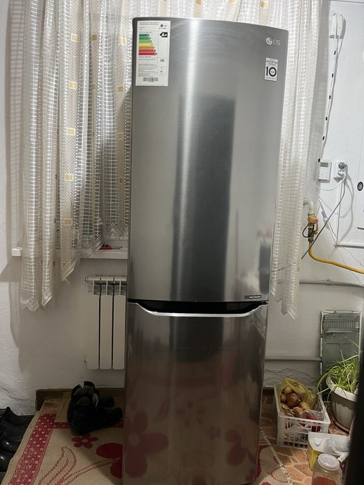Продам холодильник LG