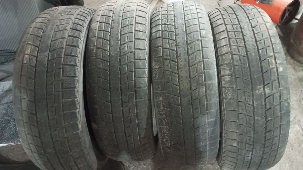 Продам15 резину. 215.70