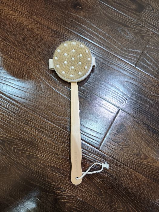 Массажная щётка для сухого массажа Phutawan из натуральной щетины