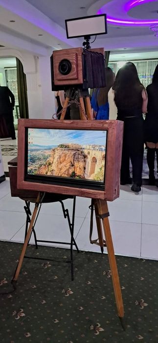 Cabina. Platforma. Flori. Panou invitat