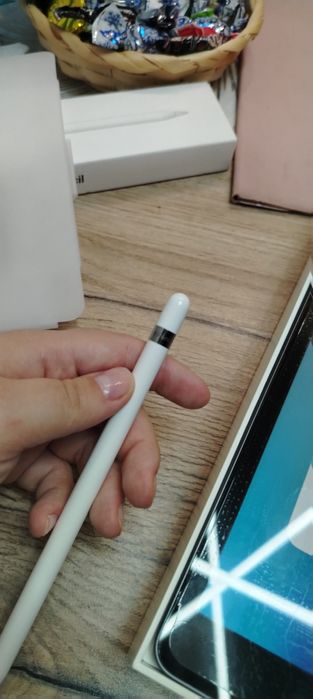 Планшет Apple 9,
