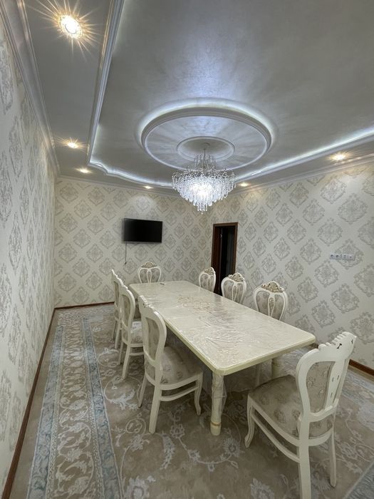 Toshkent shahri Mirzo Ulug'bek tumanidagi 4 xonali uy sotiladi