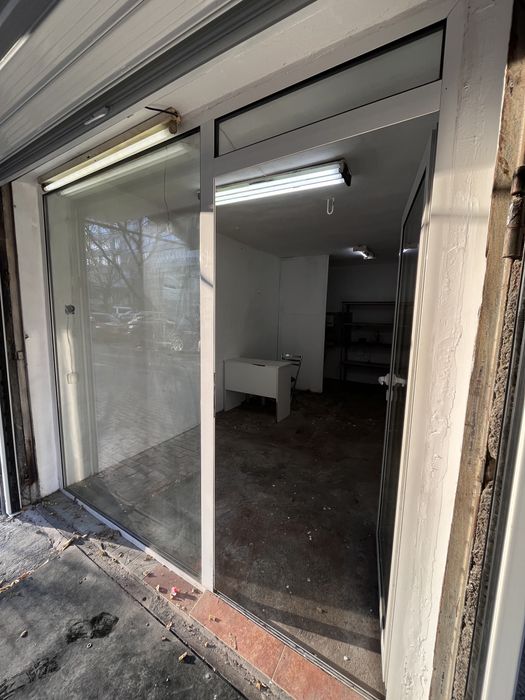 Дава се под наем Магазин в Варна, Колхозен пазар - 15 кв.м за 132.6 € - Снимка #2