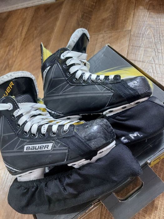 Продам хоккейные коньки