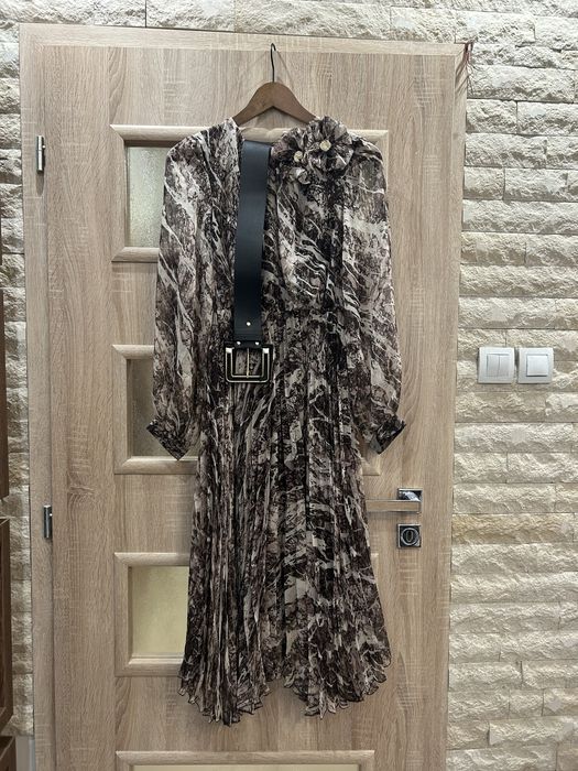 Официална рокля