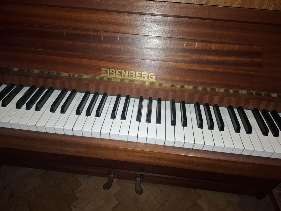 Немско пиано Eisenberg