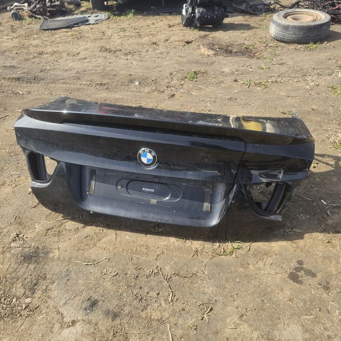 Продаваме фейслифт заден капак  за БМВ Е90/facelift BMW E90