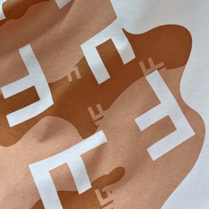 Tricou FENDI – stil Premium, detalii Iconice !