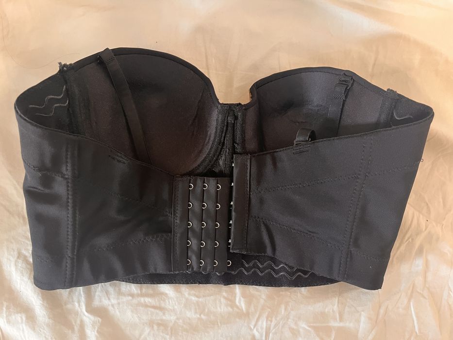 Corset cu detalii aurii