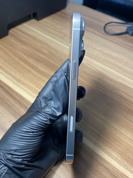 iPhone 16 Pro Max • 1 TB • Natural Titanium