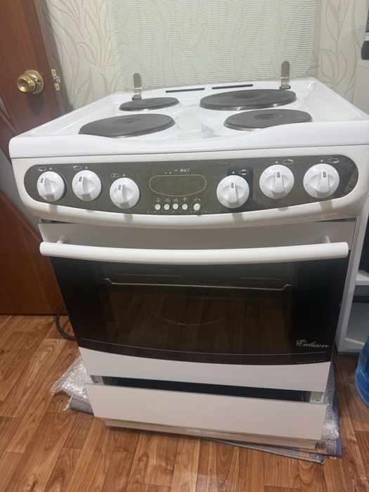 Печь электрический в рабочем состояний