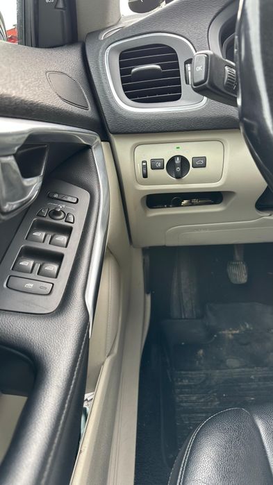 Volvo v40 D4 An 2015 ,190 HP Full Preț negociabil.