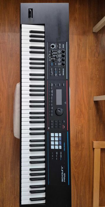 Roland Juno DS 76 keyboard