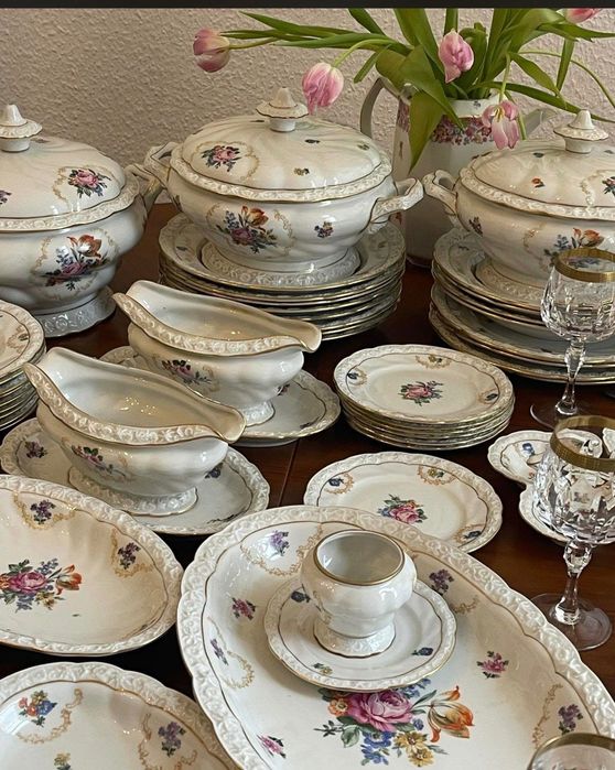 Голям антикварен порцеланов сервиз Graf von Henneberg – 52 части