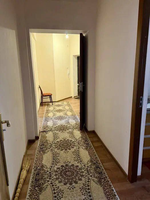 2/2/7. Сергели 6а. Квартира 67 м²! Дом кирпичный. Метро - 1 км.