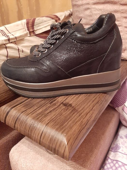 Продам обувь для подростка