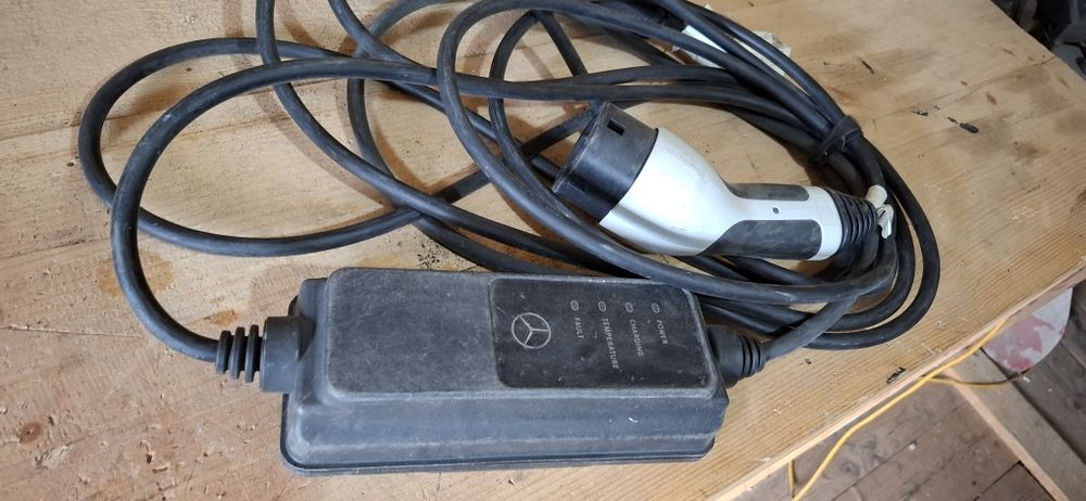 Încărcător auto Mercedes
