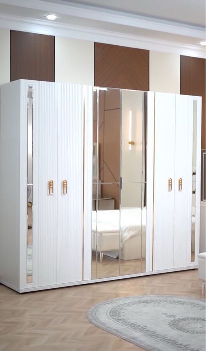 Спальный гарнитур