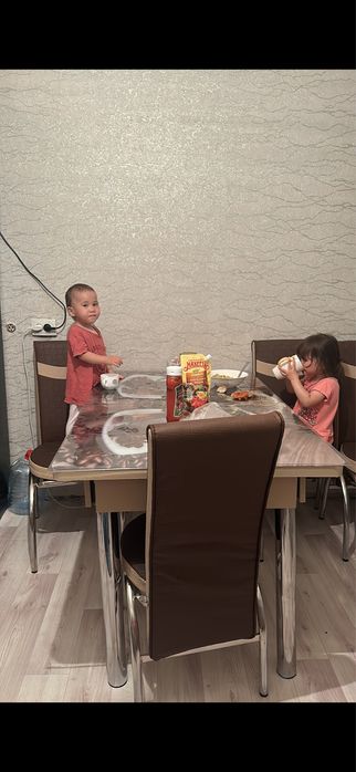 Продам обеденный стол
