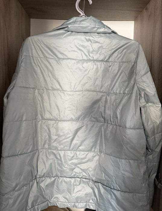 Көктем, күзгі куртка сатылады.