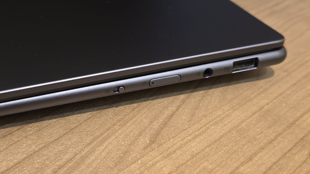 Lenovo Yoga 7 Pro Ryzen 7 7840hs 780M 32ddr5 1tb Ssd Garanție activa