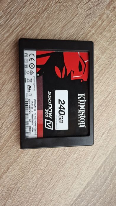 SSD-накопитель Kingston SSDNow V300 240GB