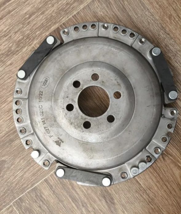 Продам корзину сцепления Golf 3/Vento