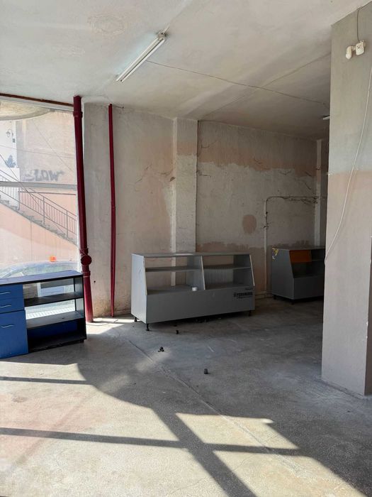 Spatiu comercial sintuat in Petrosani