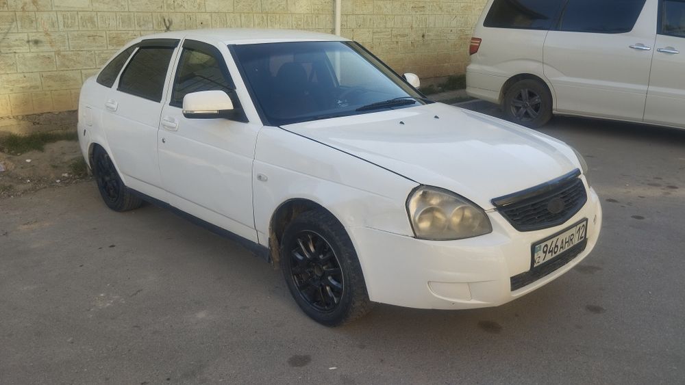 Автомобиль приора хэтчбек