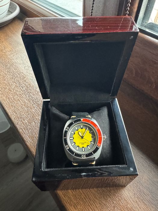 Ceas Omega Seamaster 200 Banana dial